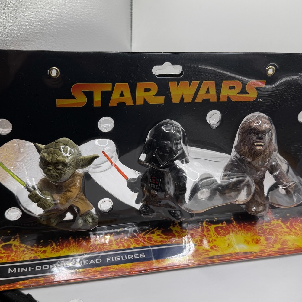 Star Wars Mini Bobble Head Figures - Green, Black, Brown
